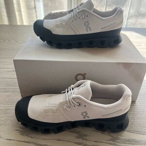 On Cloud 5 Ready Womens 5.5 Pearl/Magnet